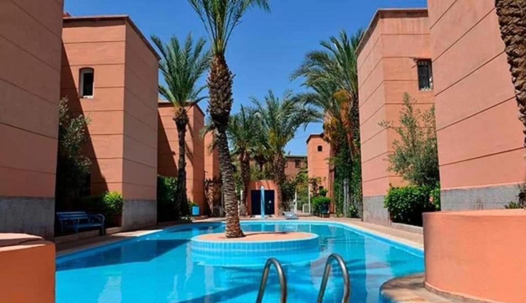 Riad Nezha Avec Jacuzzi Et 3 Piscines Au Coeur De Marrakesch Exterior foto