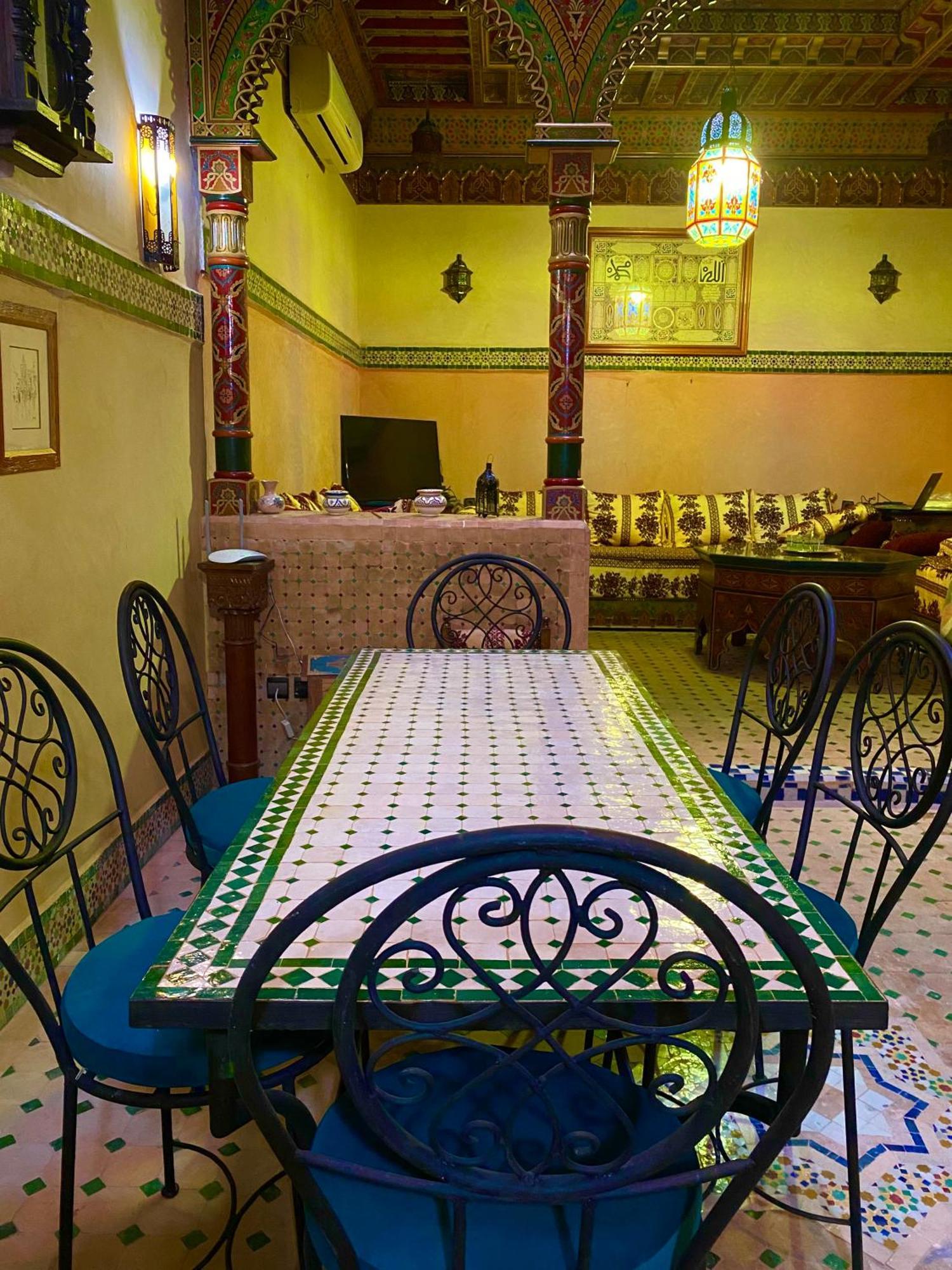 Riad Nezha Avec Jacuzzi Et 3 Piscines Au Coeur De Marrakesch Exterior foto