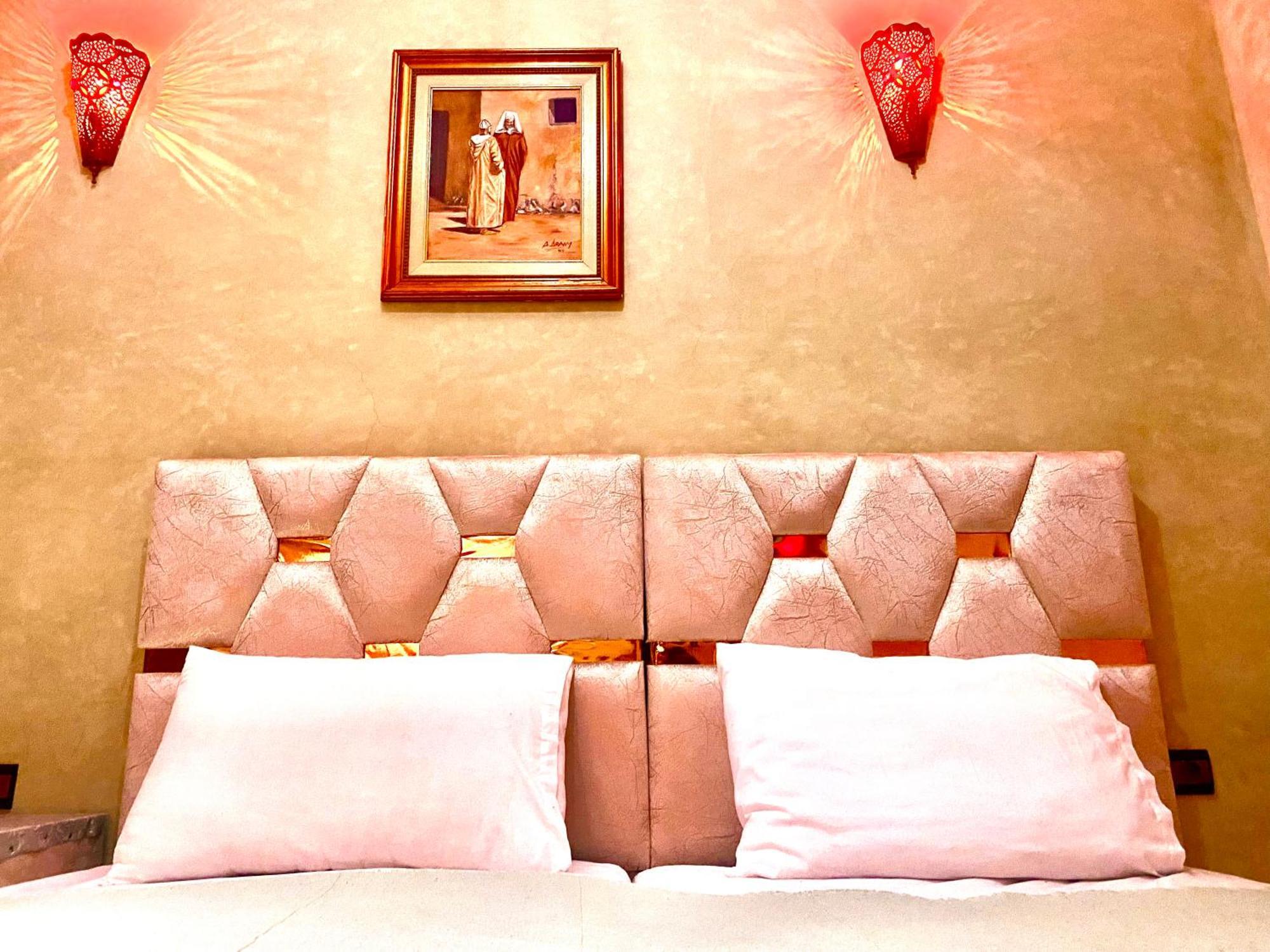 Riad Nezha Avec Jacuzzi Et 3 Piscines Au Coeur De Marrakesch Exterior foto