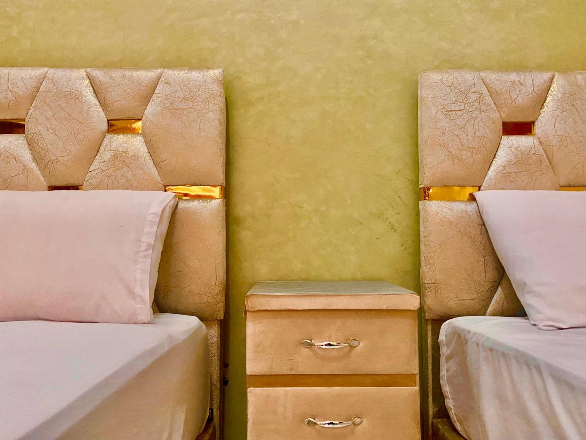 Riad Nezha Avec Jacuzzi Et 3 Piscines Au Coeur De Marrakesch Exterior foto