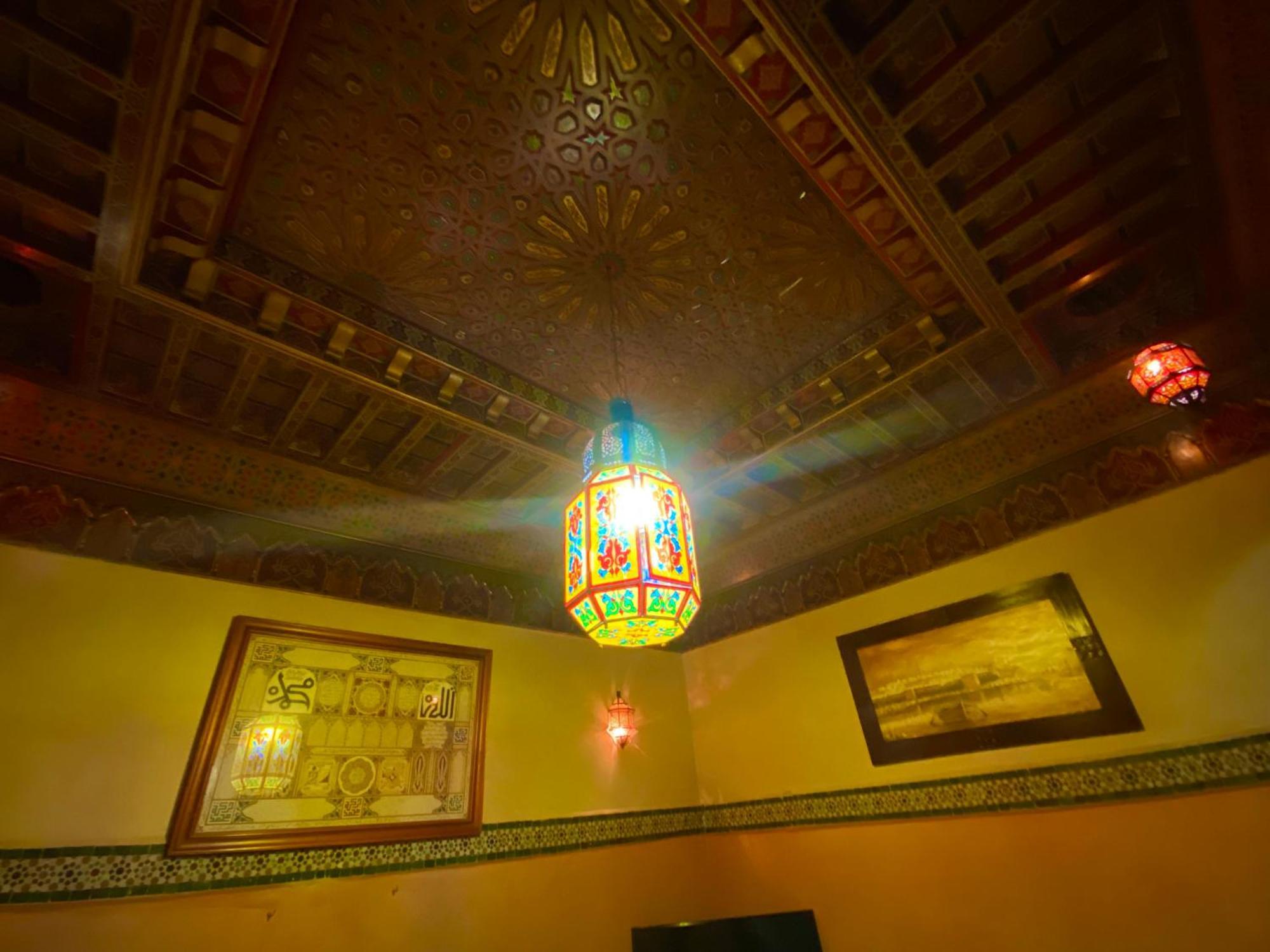 Riad Nezha Avec Jacuzzi Et 3 Piscines Au Coeur De Marrakesch Exterior foto