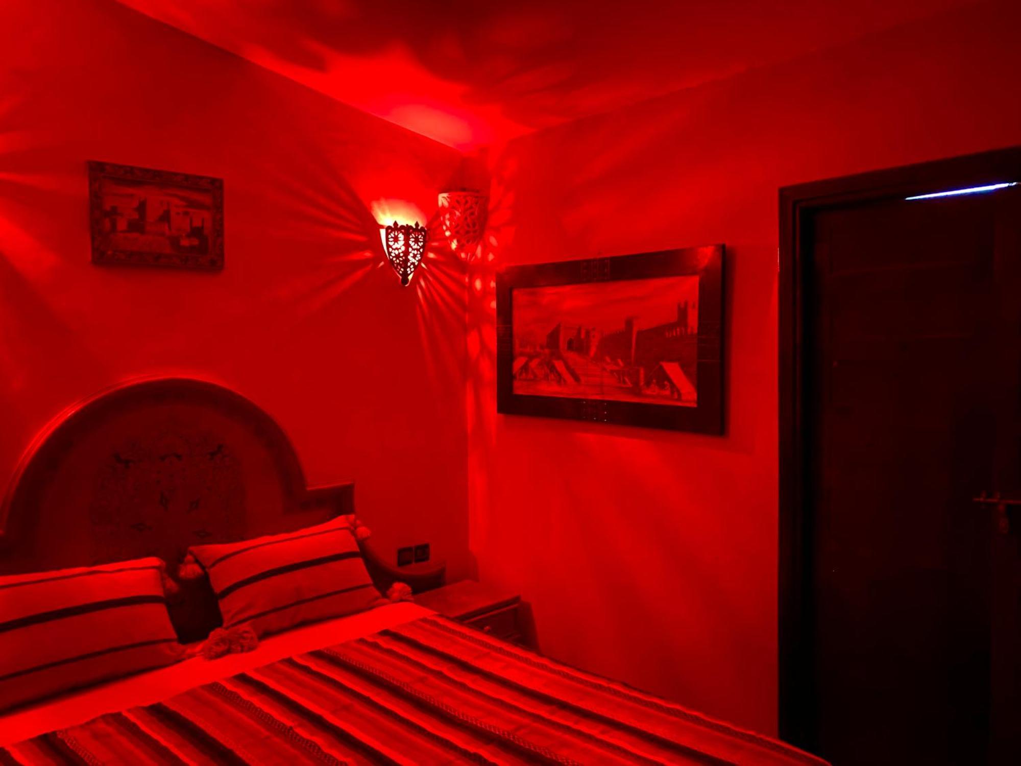 Riad Nezha Avec Jacuzzi Et 3 Piscines Au Coeur De Marrakesch Exterior foto