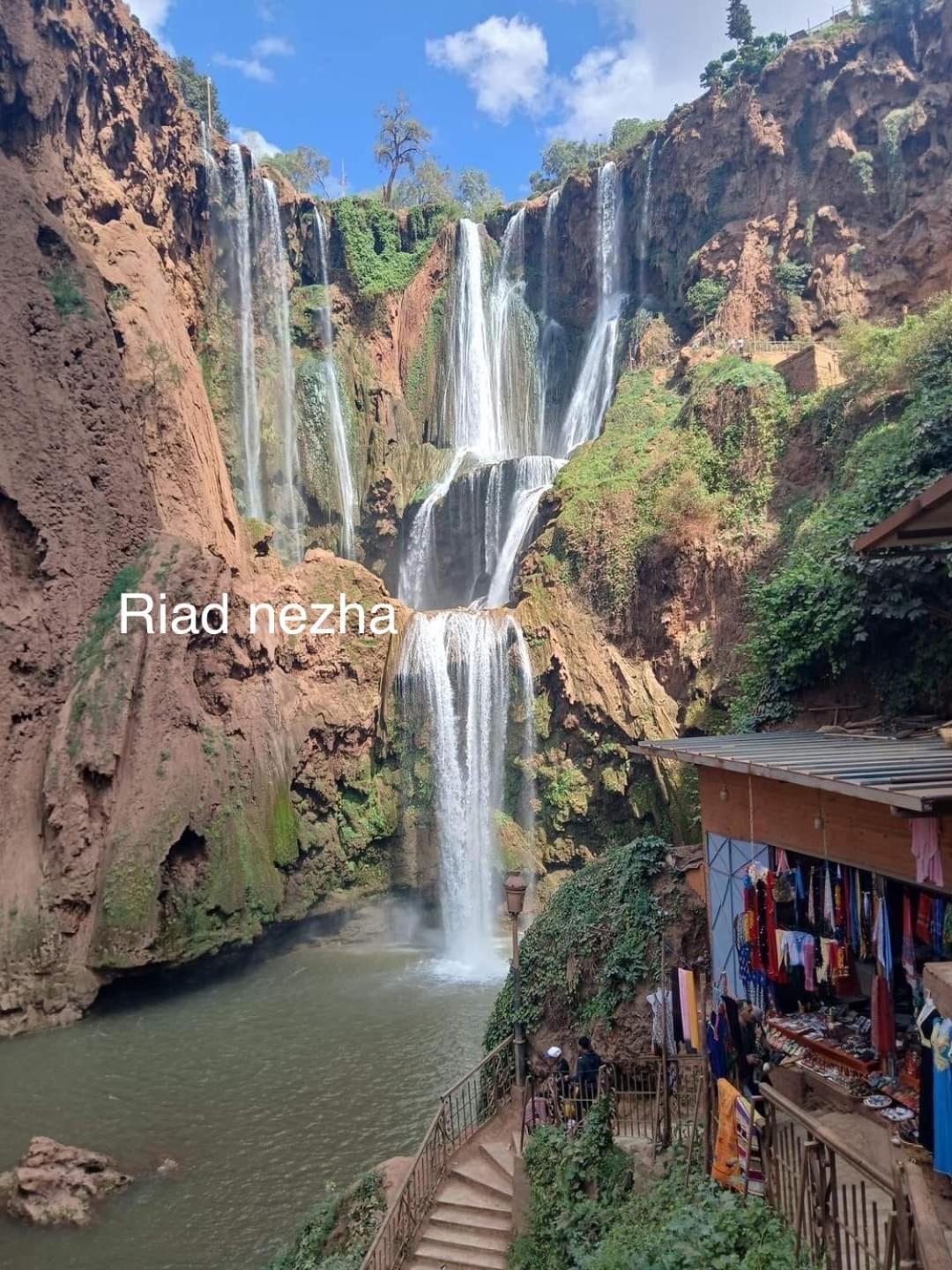 Riad Nezha Avec Jacuzzi Et 3 Piscines Au Coeur De Marrakesch Exterior foto