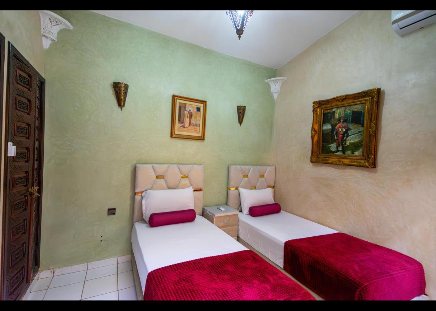 Riad Nezha Avec Jacuzzi Et 3 Piscines Au Coeur De Marrakesch Exterior foto